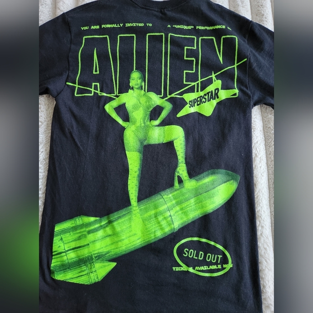 Beyonce Concert Merch Alien Black T-Shirt with Green Logo Unisex Size Small - Picture 6 of 7